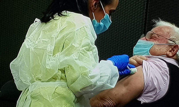 ৬ মাসের মধ্যে টিকার কার্যকারিতা কমা শুরু করে ফাইজার ও অ্যাস্ট্রাজেনেকা