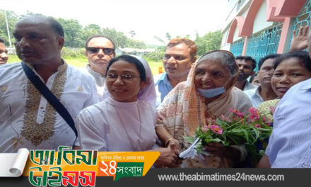 বারোমারী সাধু লিও’র নিম্ন মাধ্যমিক বিদ্যালয়ে মতিয়া চৌধুরীর উদ্দীপনা মূলক উপহার