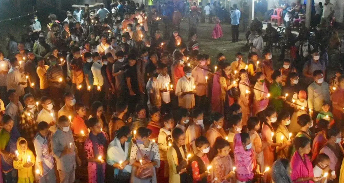 বিশ্ব শান্তি কামনা করে বারোমারীতে ফাতিমা রাণীর তীর্থানুষ্ঠান শেষ হলো  